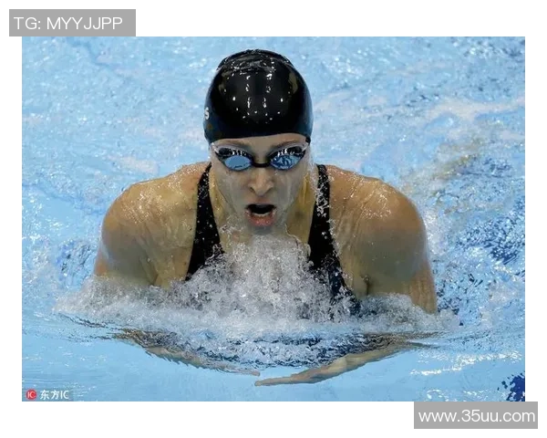 美国变性足球明星的奋斗历程与体育界的包容性变革